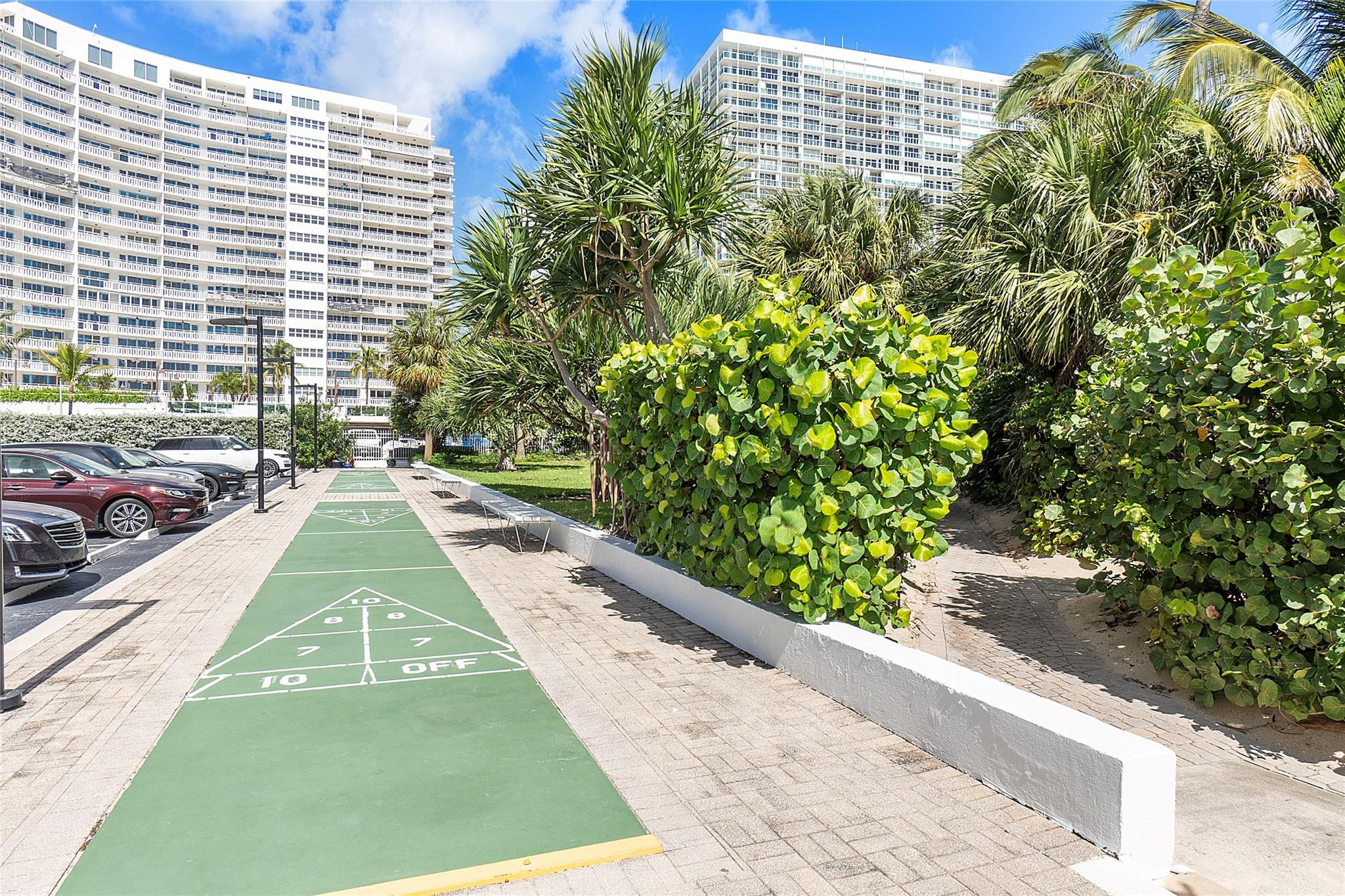 2100 S Ocean Drive 15A