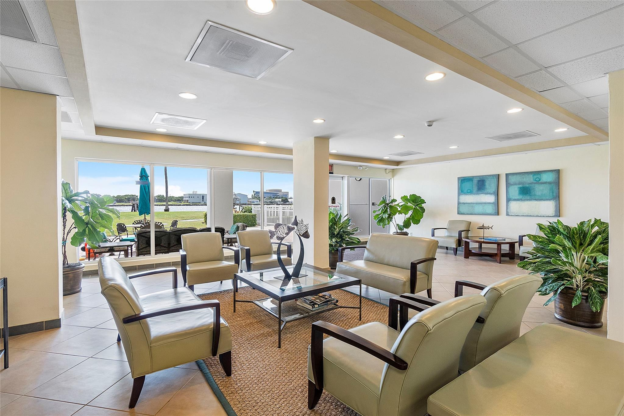 2100 S Ocean Drive 15A