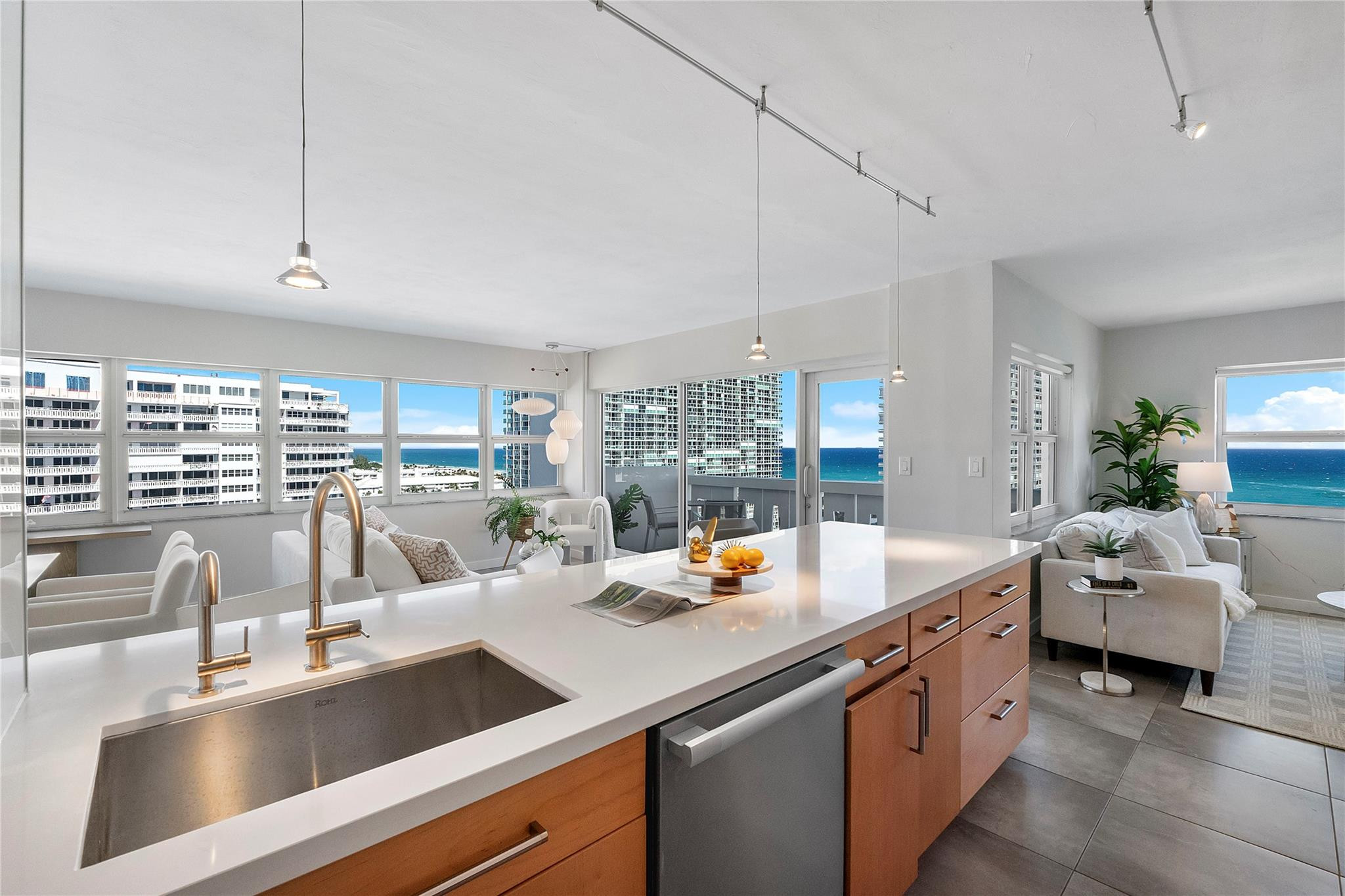 2100 S Ocean Drive 15A
