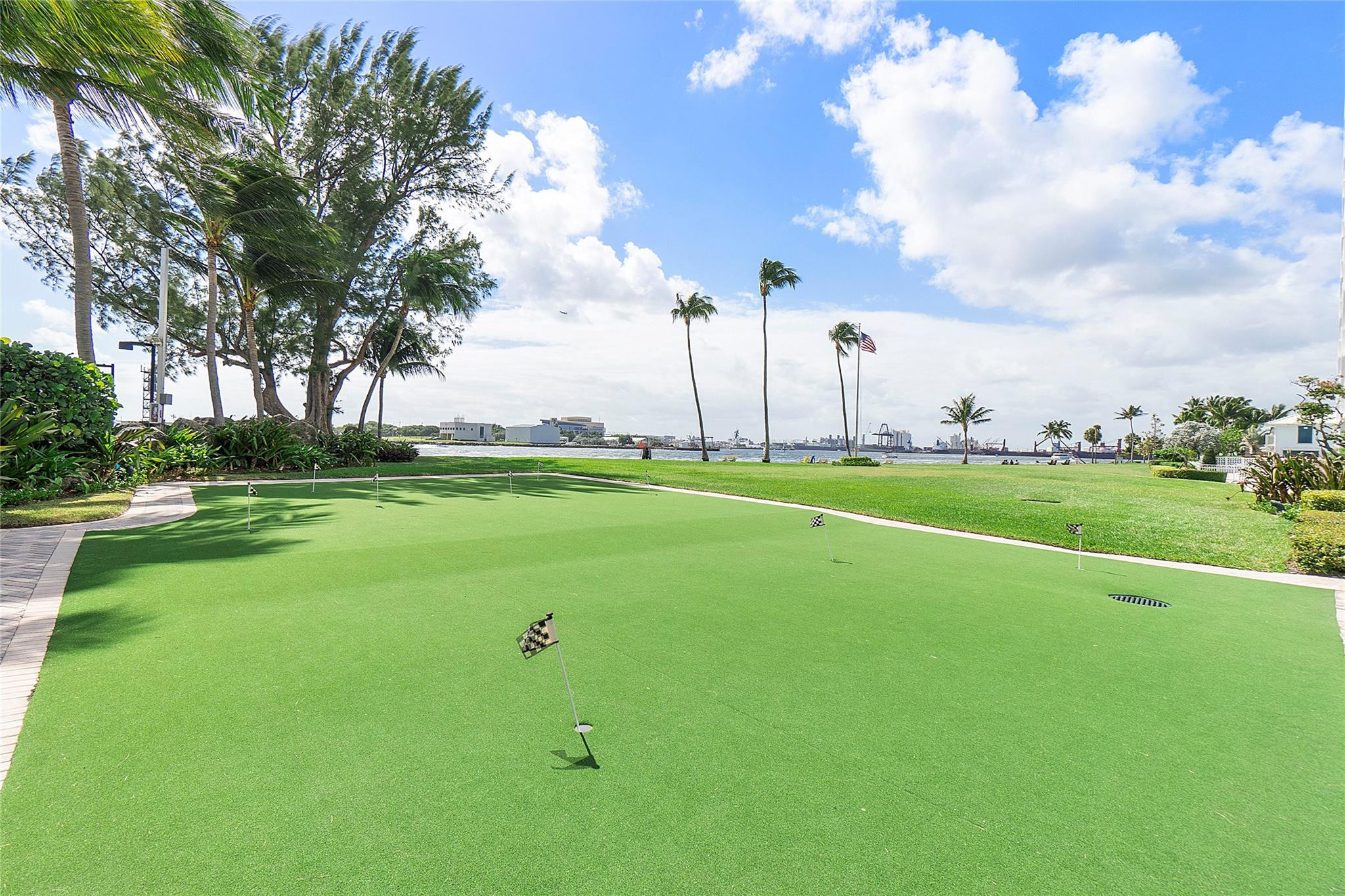 2100 S Ocean Drive 15A