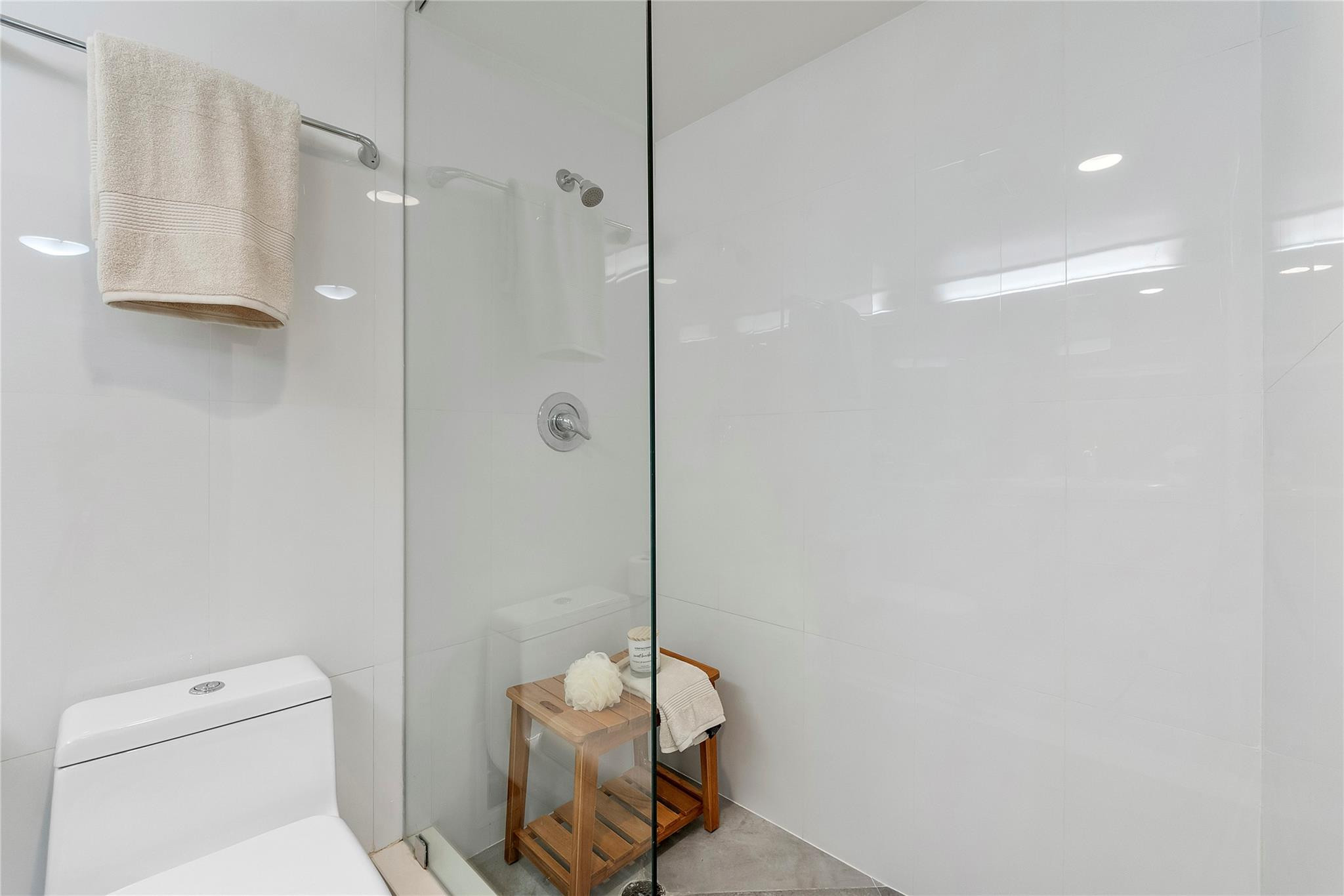 2100 S Ocean Drive 15A