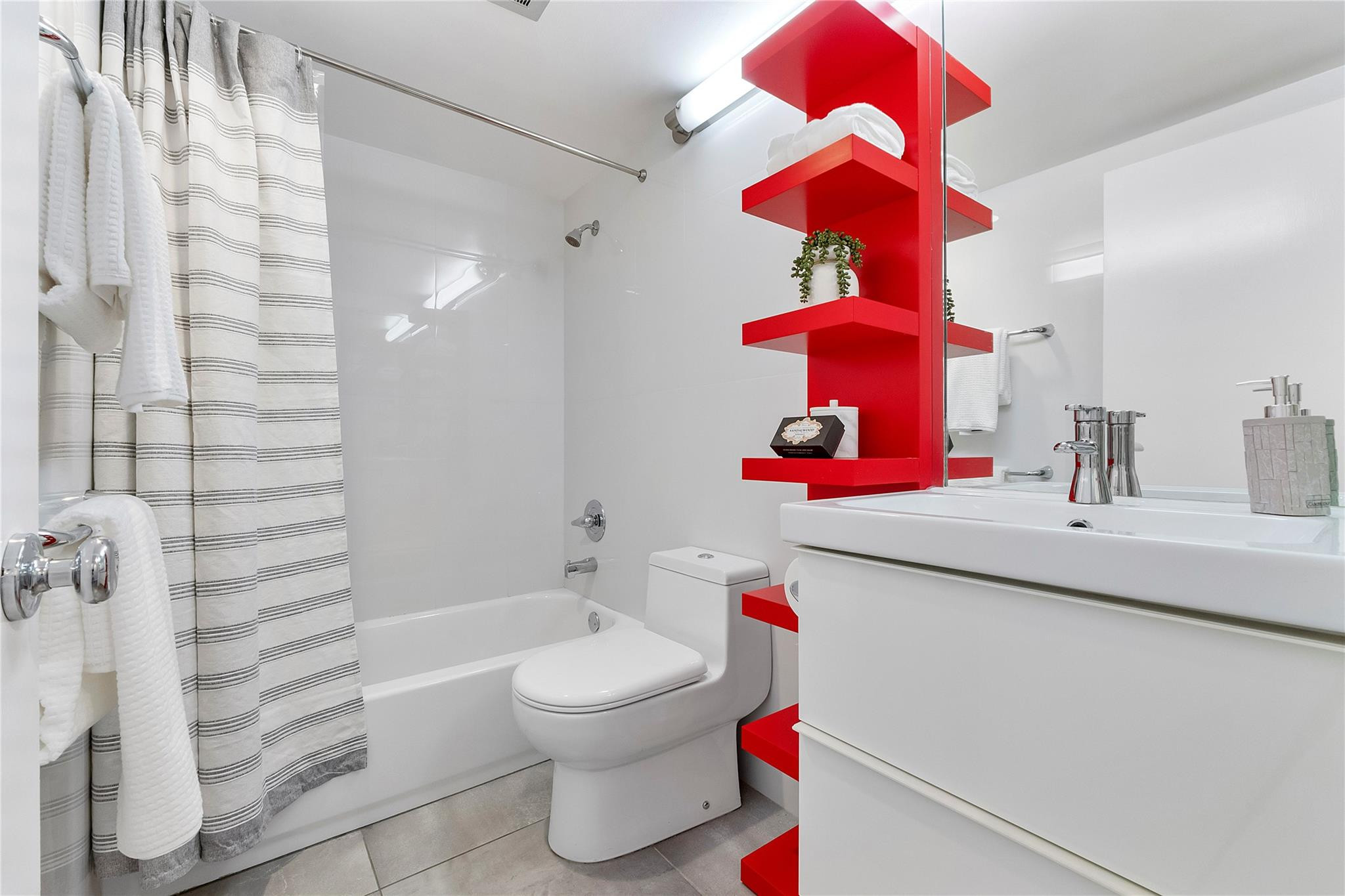 2100 S Ocean Drive 15A