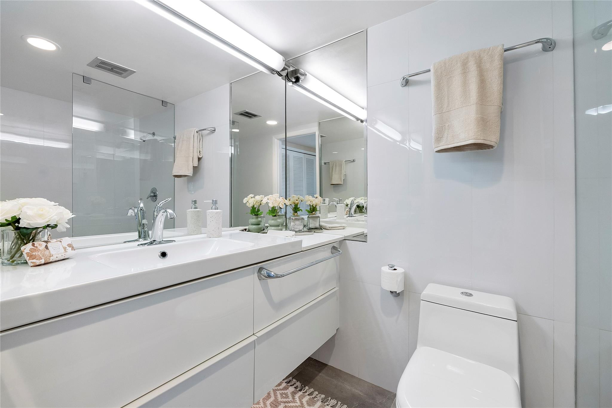 2100 S Ocean Drive 15A