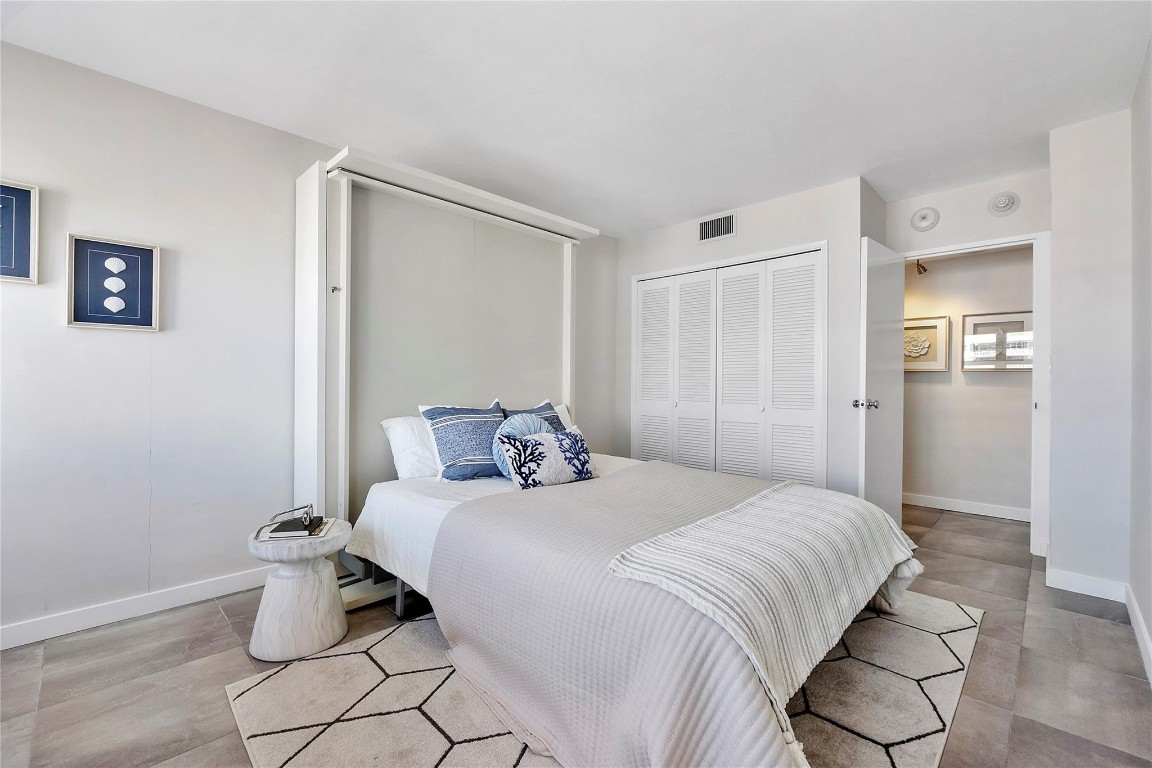 2100 S Ocean Drive 15A