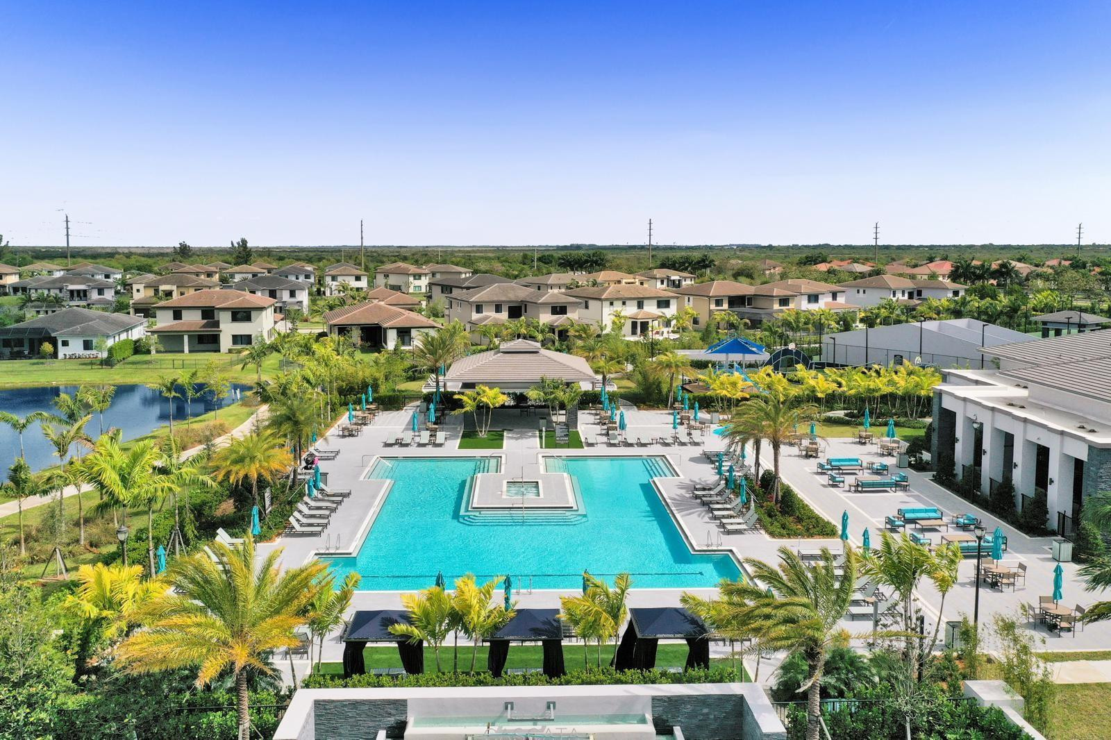 10768 Azul Lane