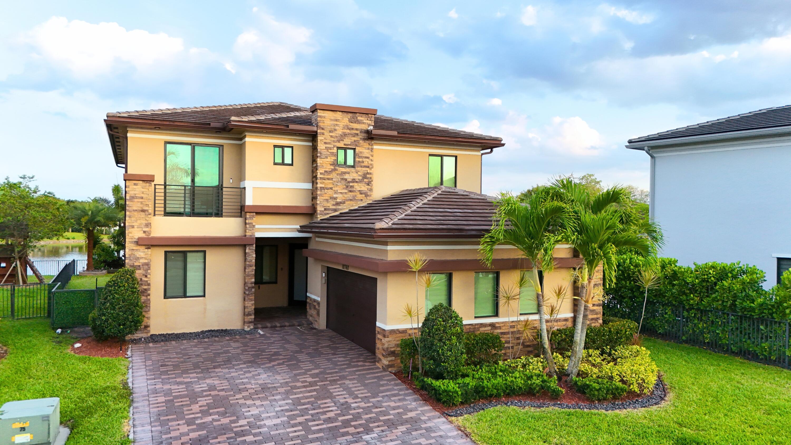 10768 Azul Lane