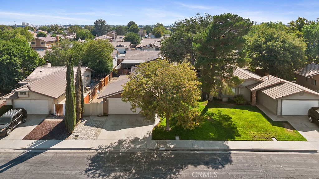 43656 La Paz Lane