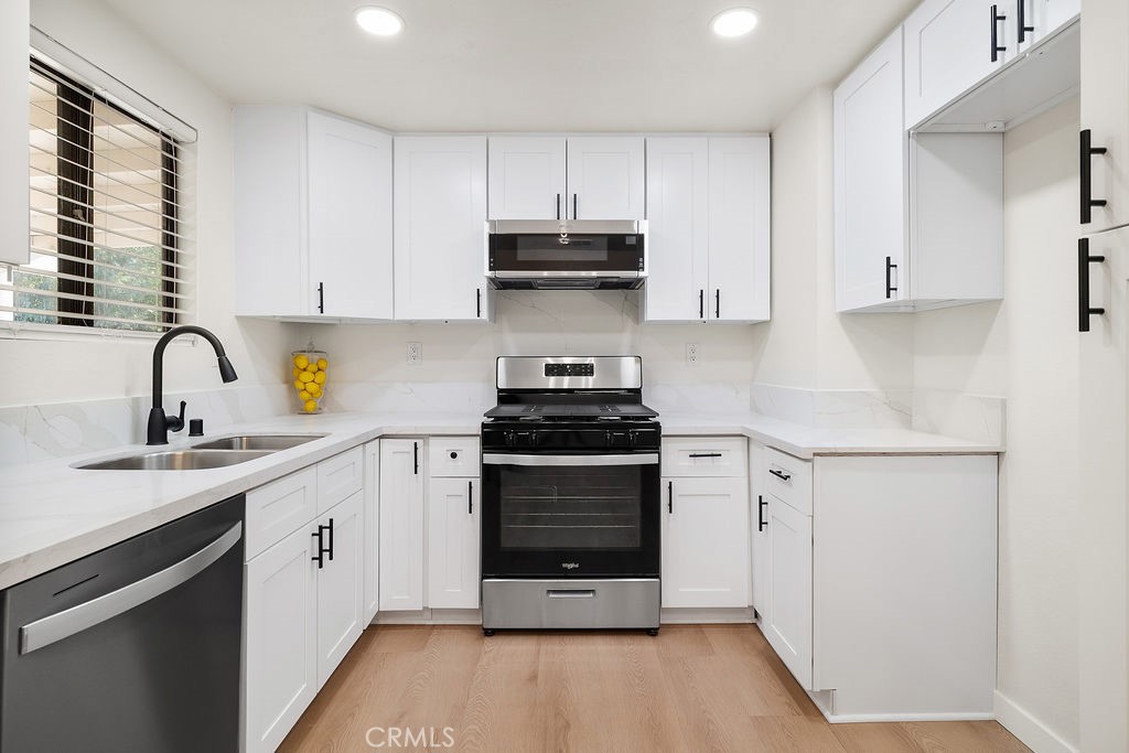 43656 La Paz Lane
