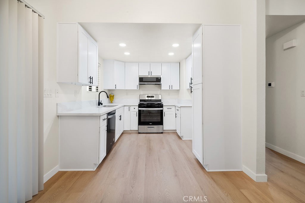 43656 La Paz Lane