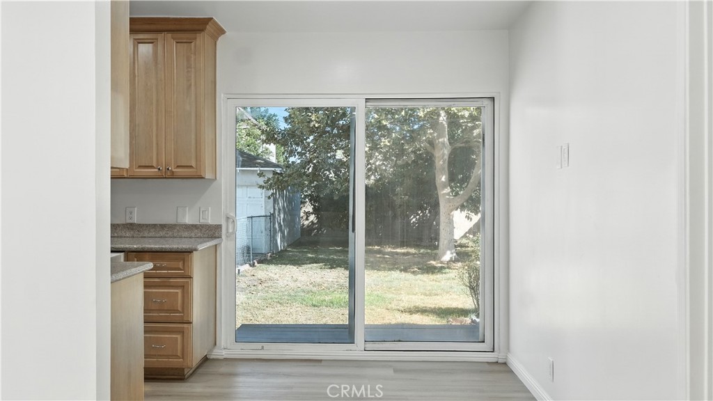 300 W Tujunga Avenue 302