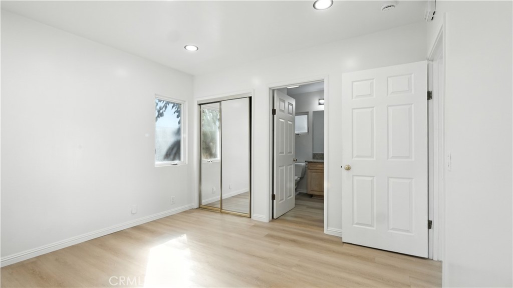 300 W Tujunga Avenue 302