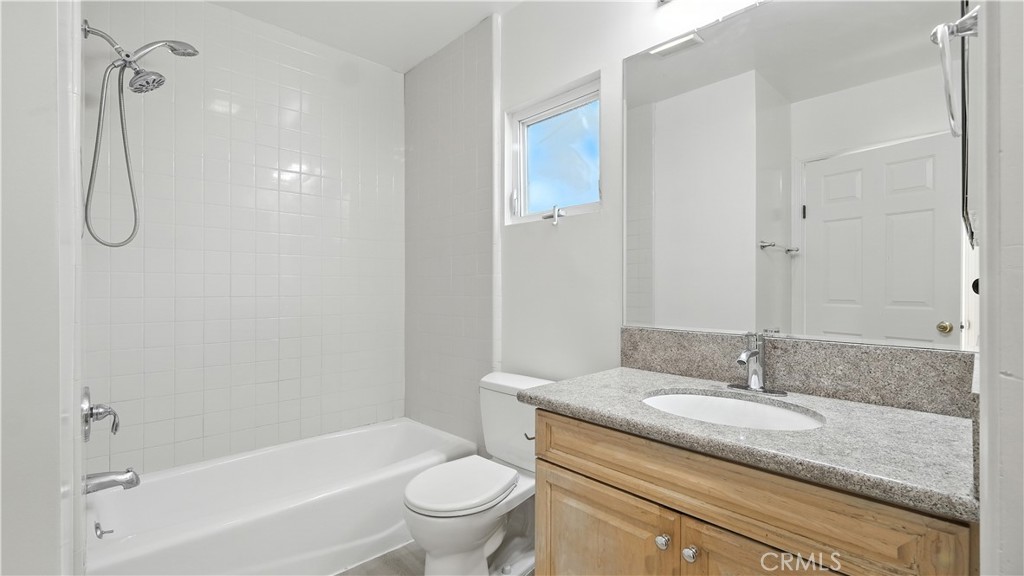 300 W Tujunga Avenue 302
