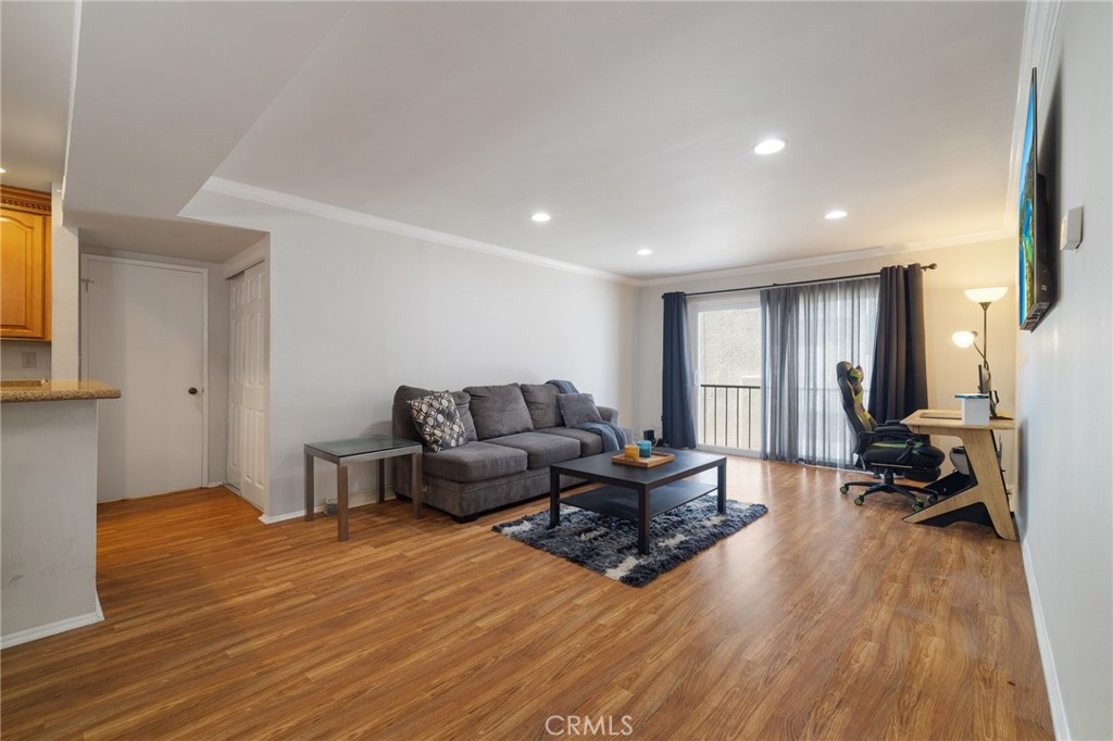 5257 Radford Avenue 212