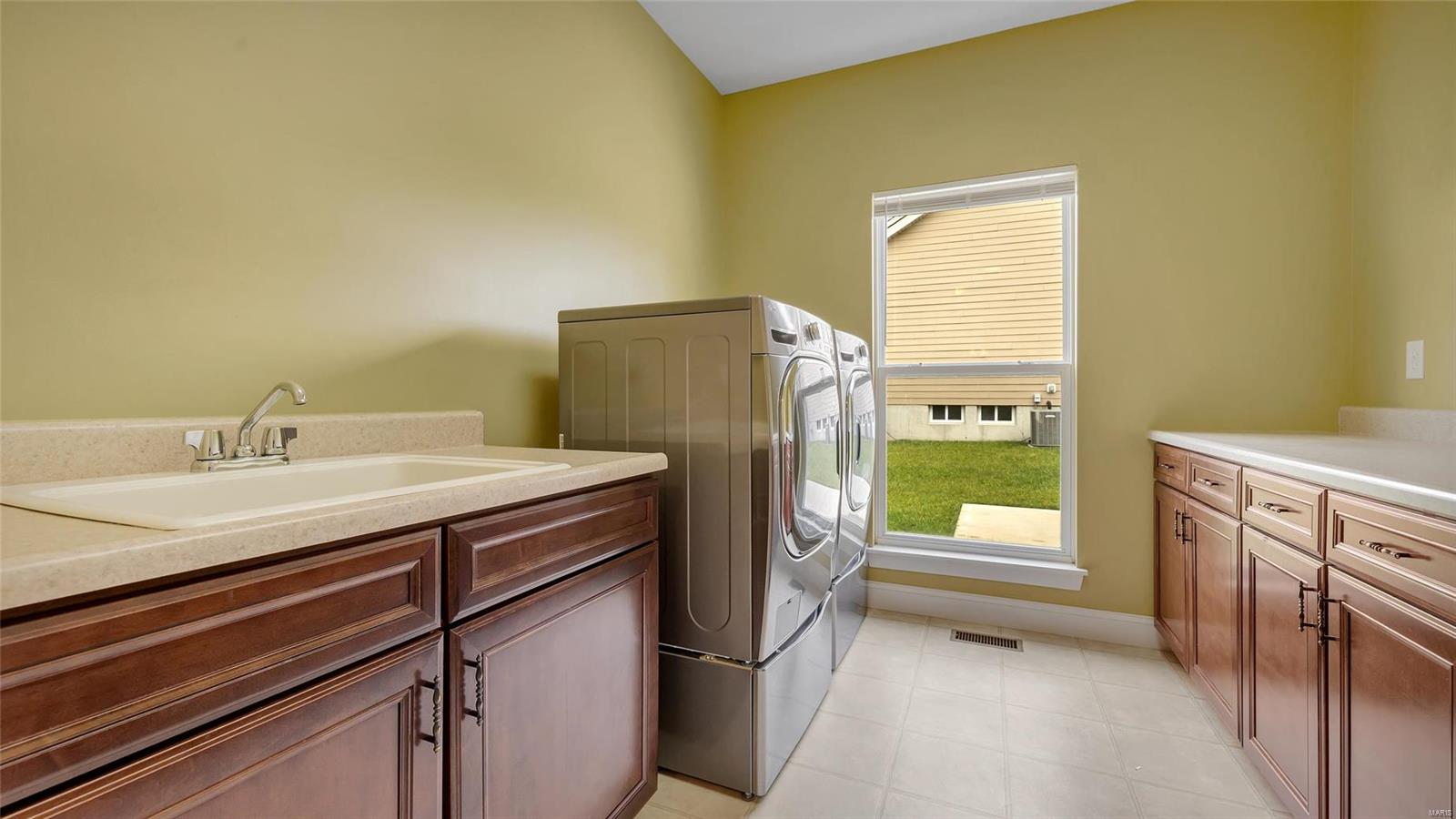 1049 Arbor Grove Court