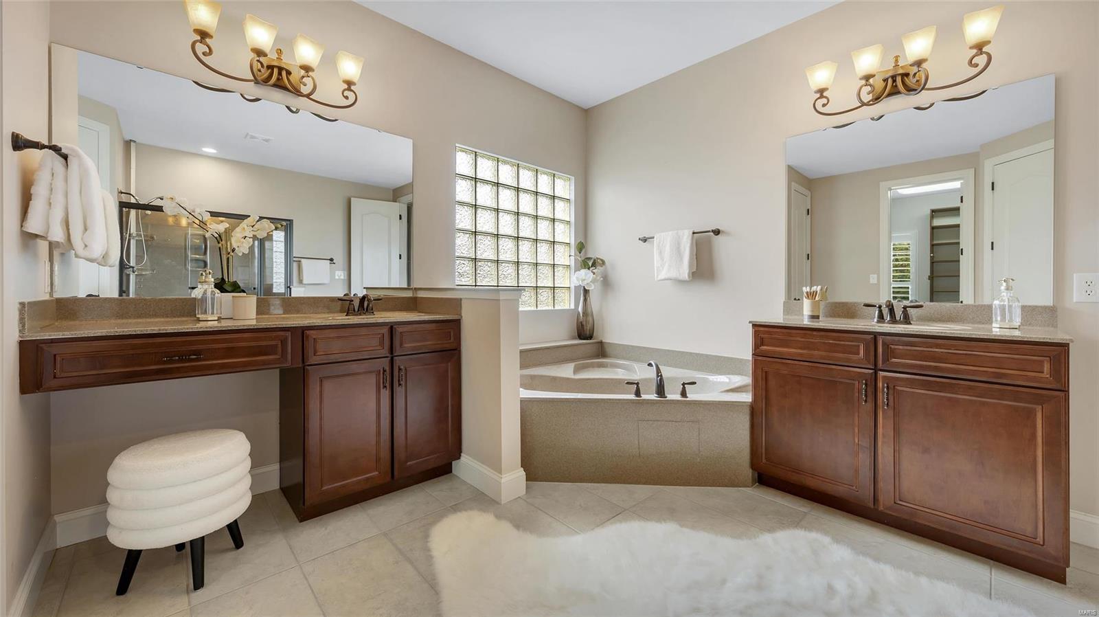 1049 Arbor Grove Court