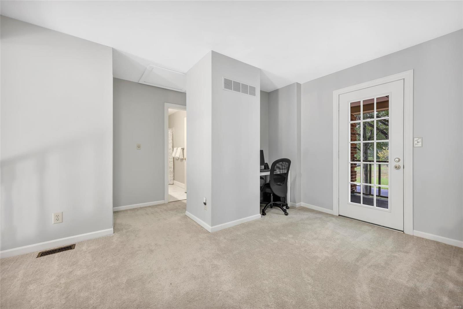 98 Meadowbrook Country Club