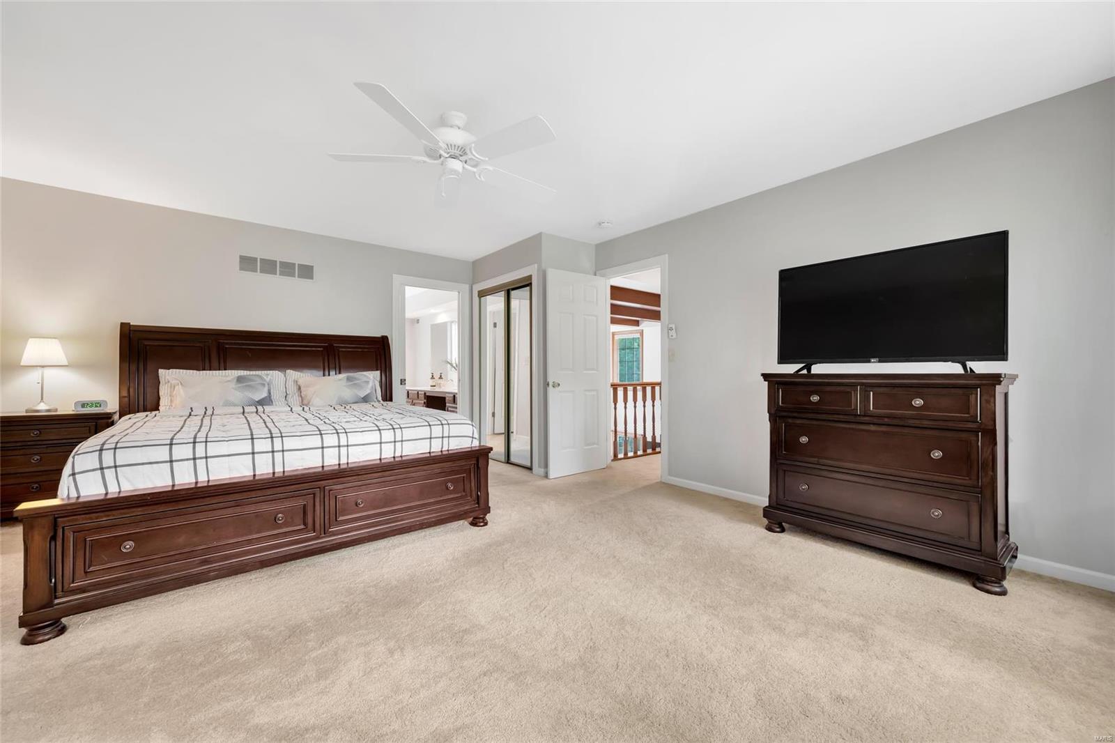 98 Meadowbrook Country Club