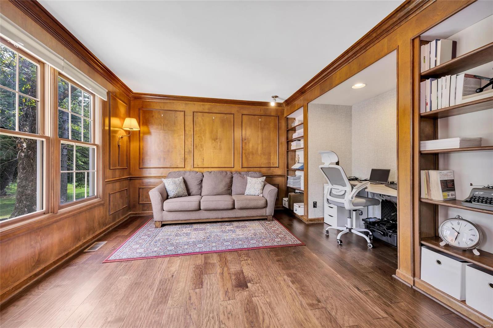 98 Meadowbrook Country Club