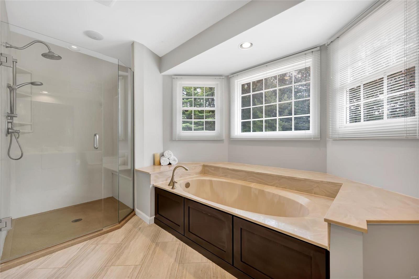 98 Meadowbrook Country Club