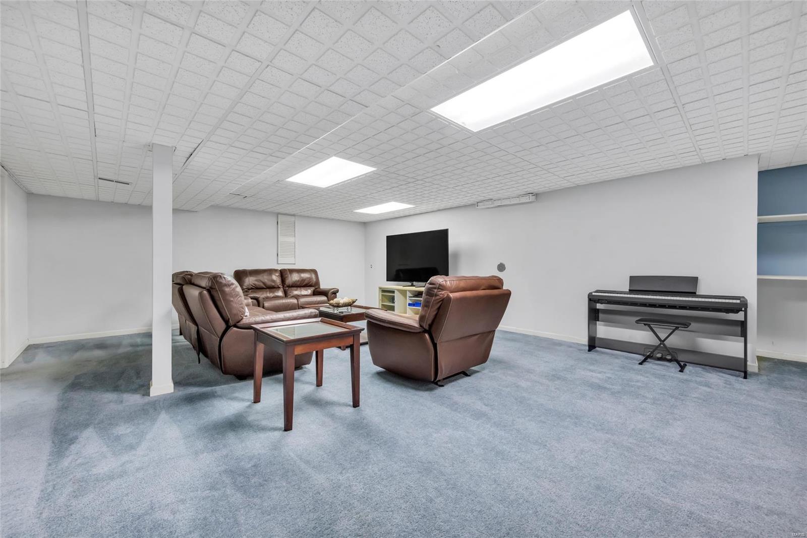 98 Meadowbrook Country Club