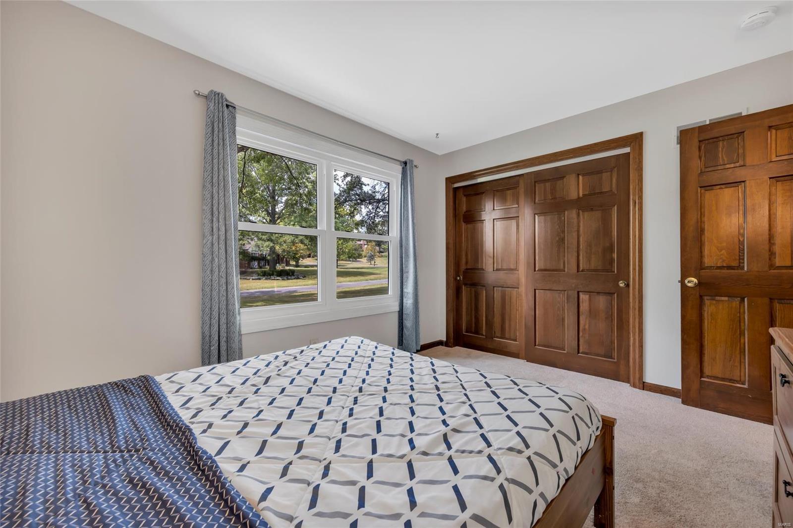 98 Meadowbrook Country Club