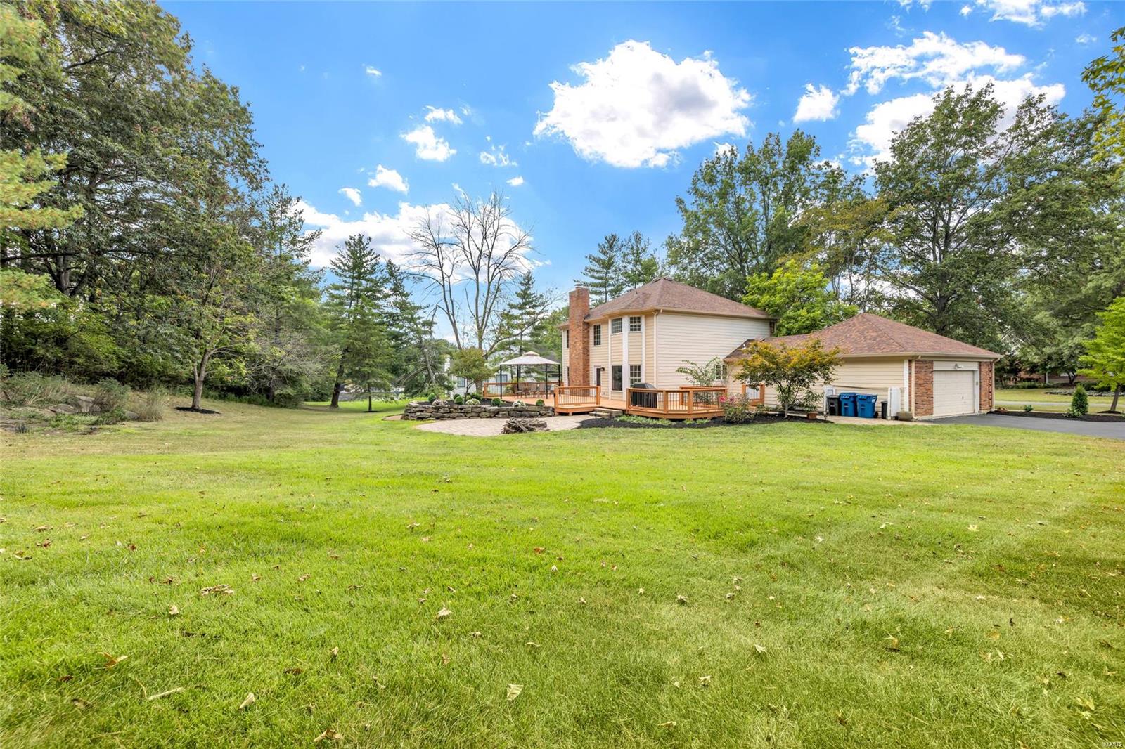 98 Meadowbrook Country Club