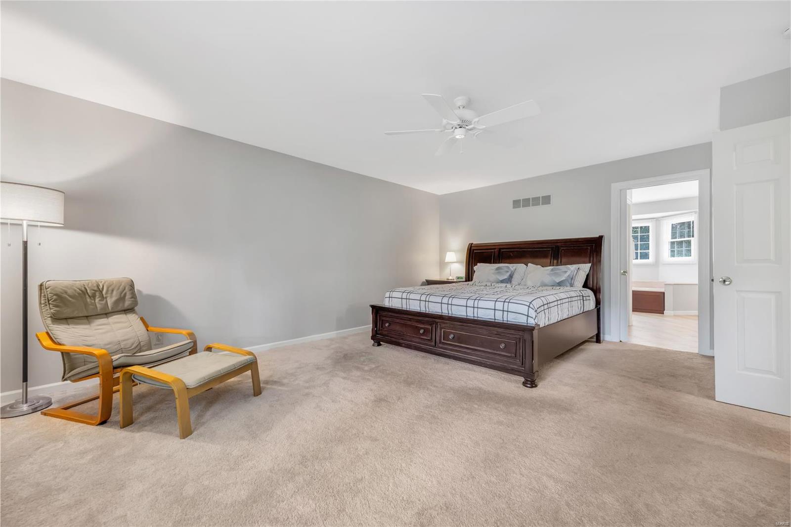 98 Meadowbrook Country Club