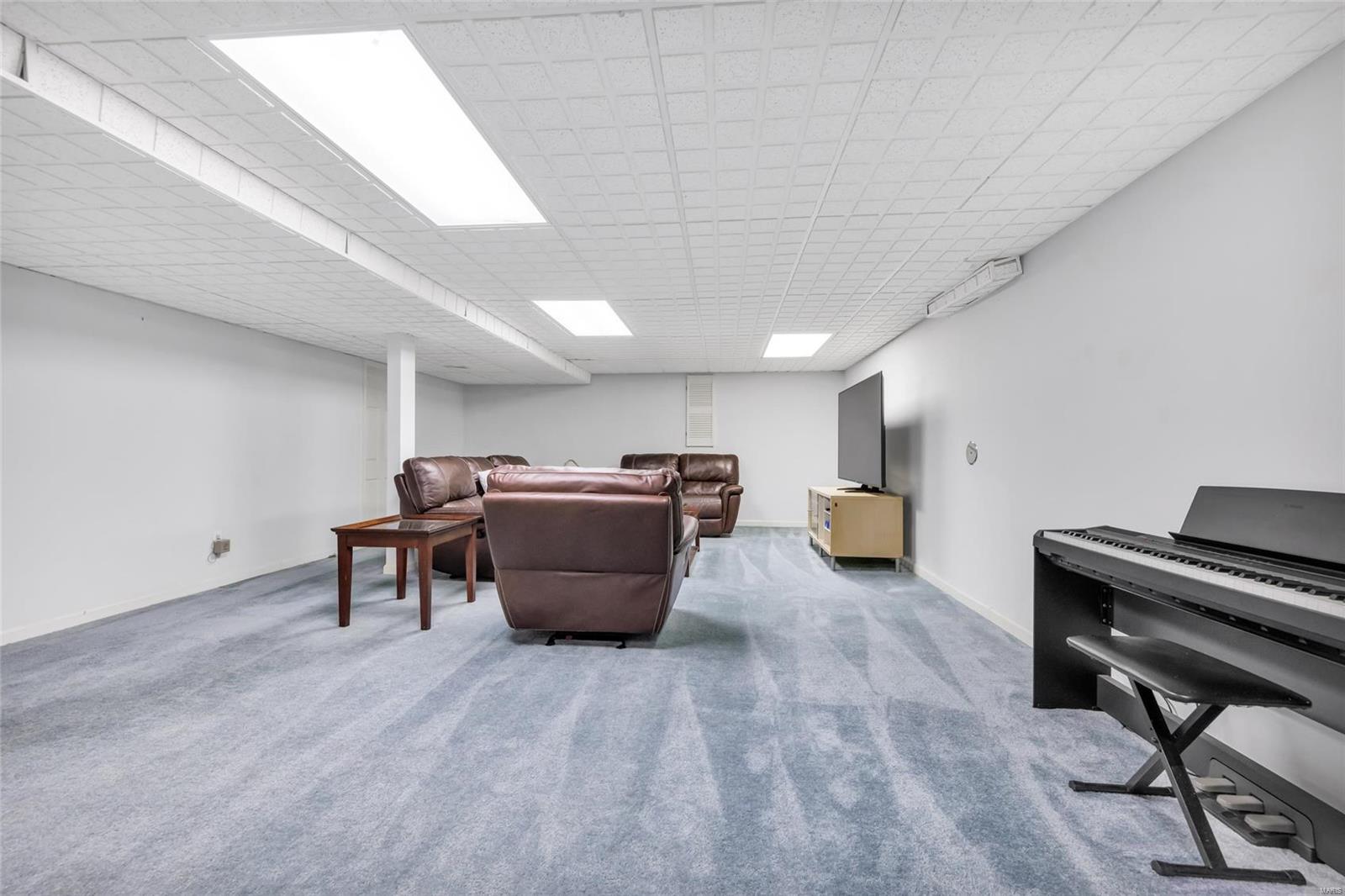 98 Meadowbrook Country Club