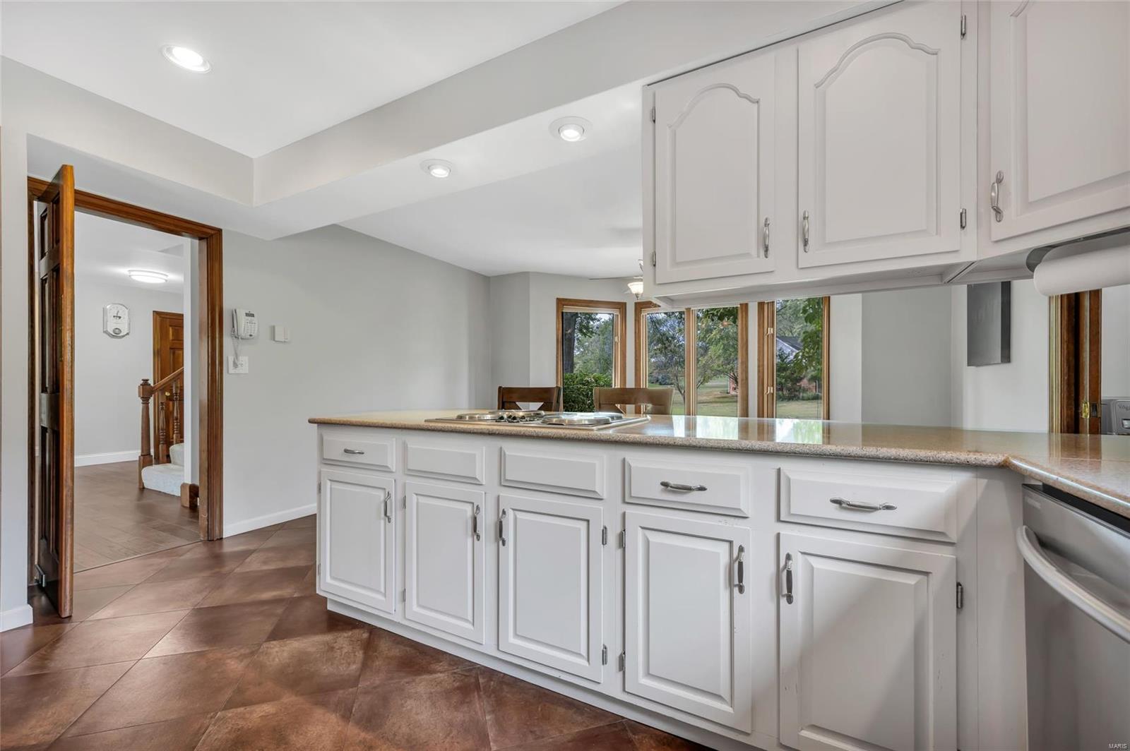 98 Meadowbrook Country Club