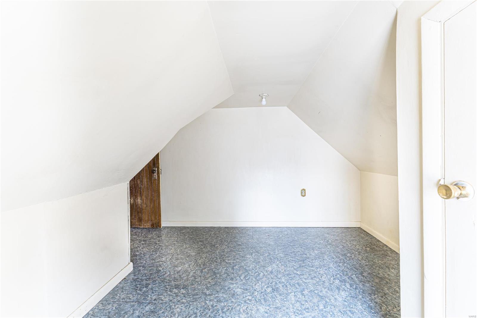 1123 N Benton Avenue