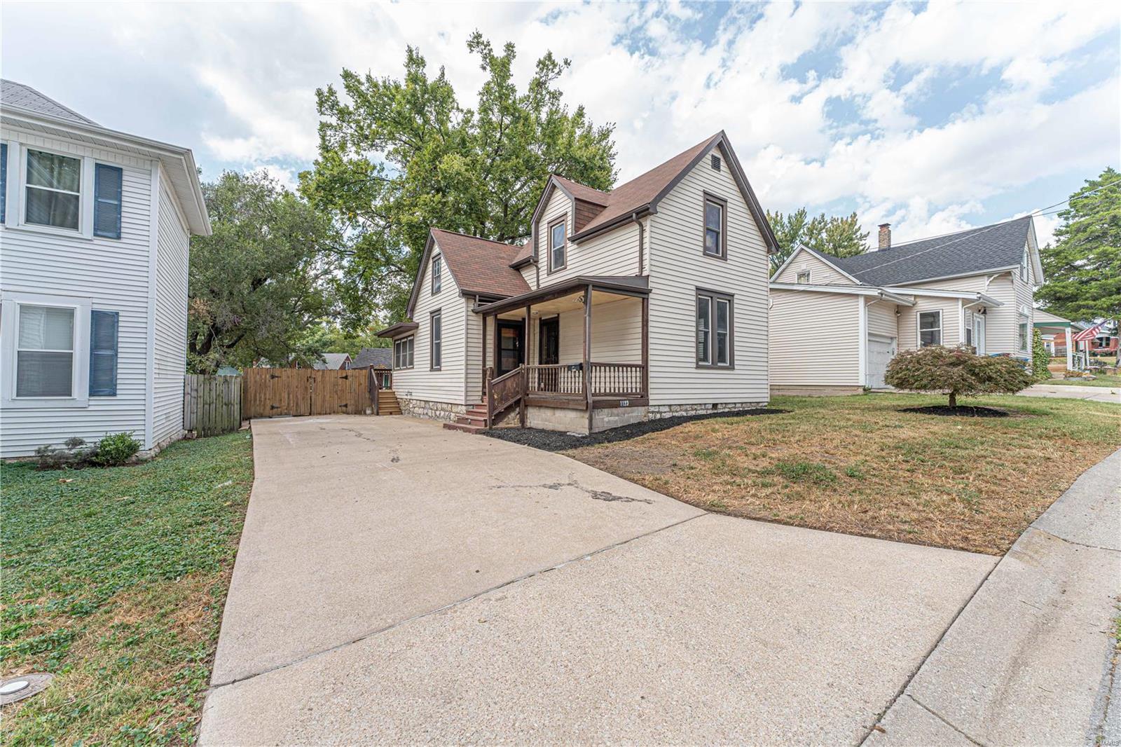 1123 N Benton Avenue