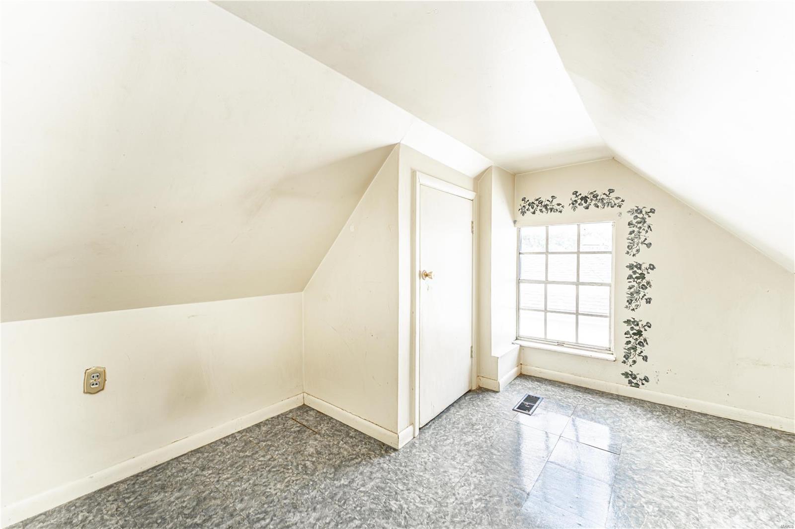 1123 N Benton Avenue