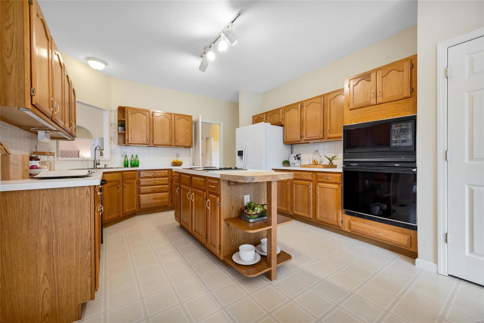 18123 Sunny Top Court