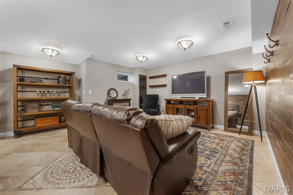 5 Dogwood Trail