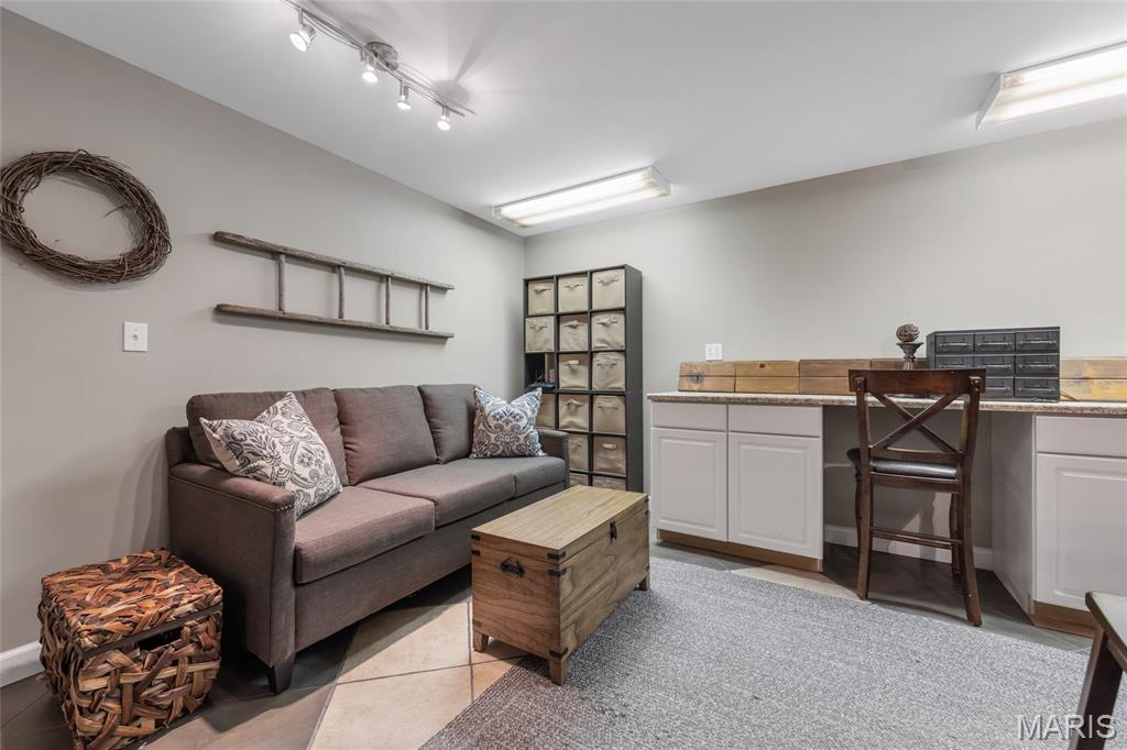 5 Dogwood Trail