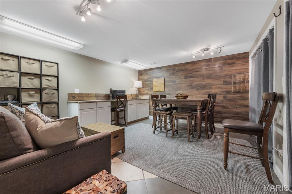 5 Dogwood Trail