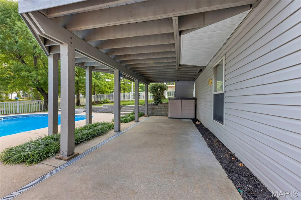 17213 Lafayette Trails Drive