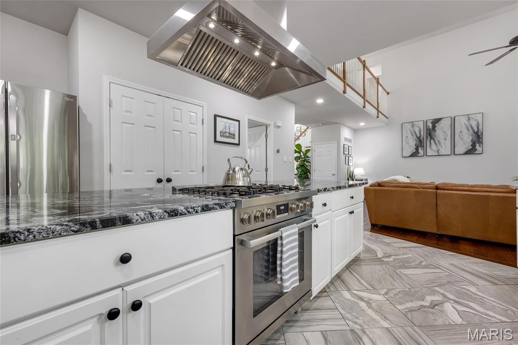 724 Oaksdale Summit Court