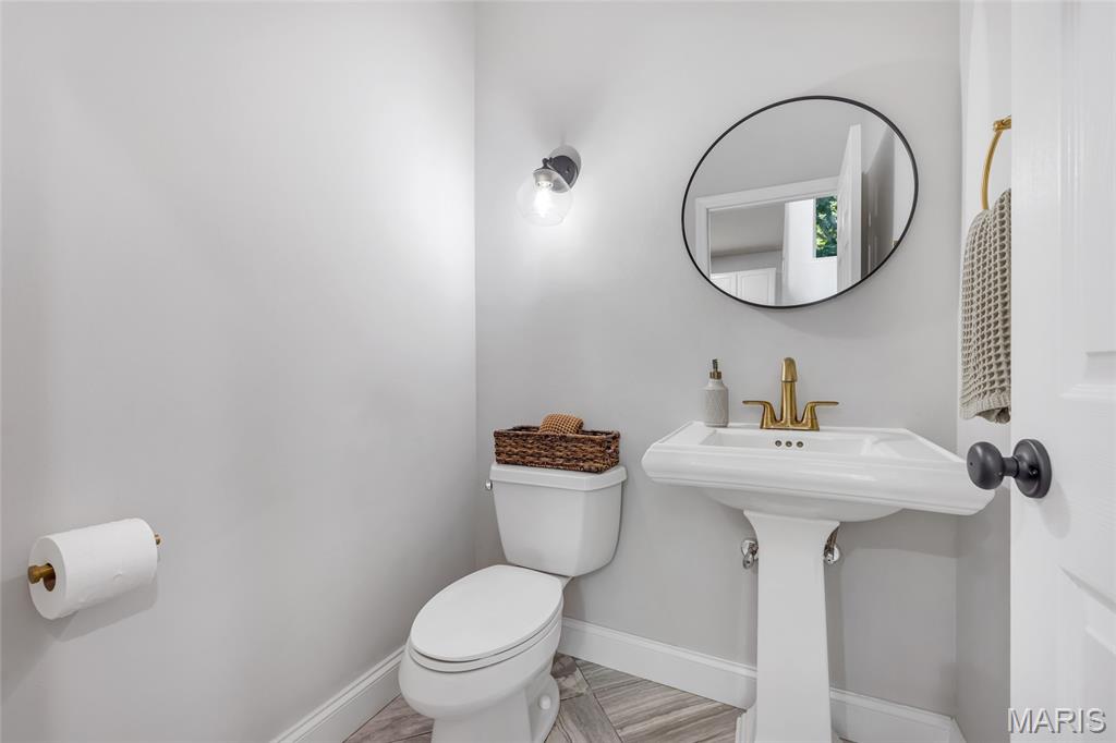 724 Oaksdale Summit Court