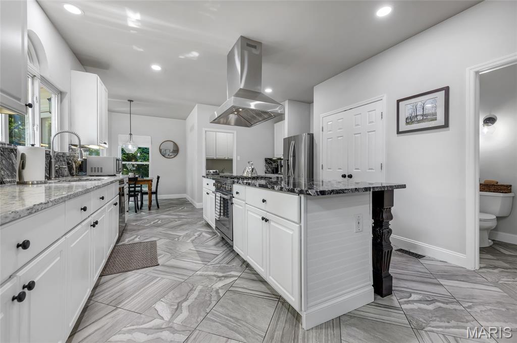 724 Oaksdale Summit Court