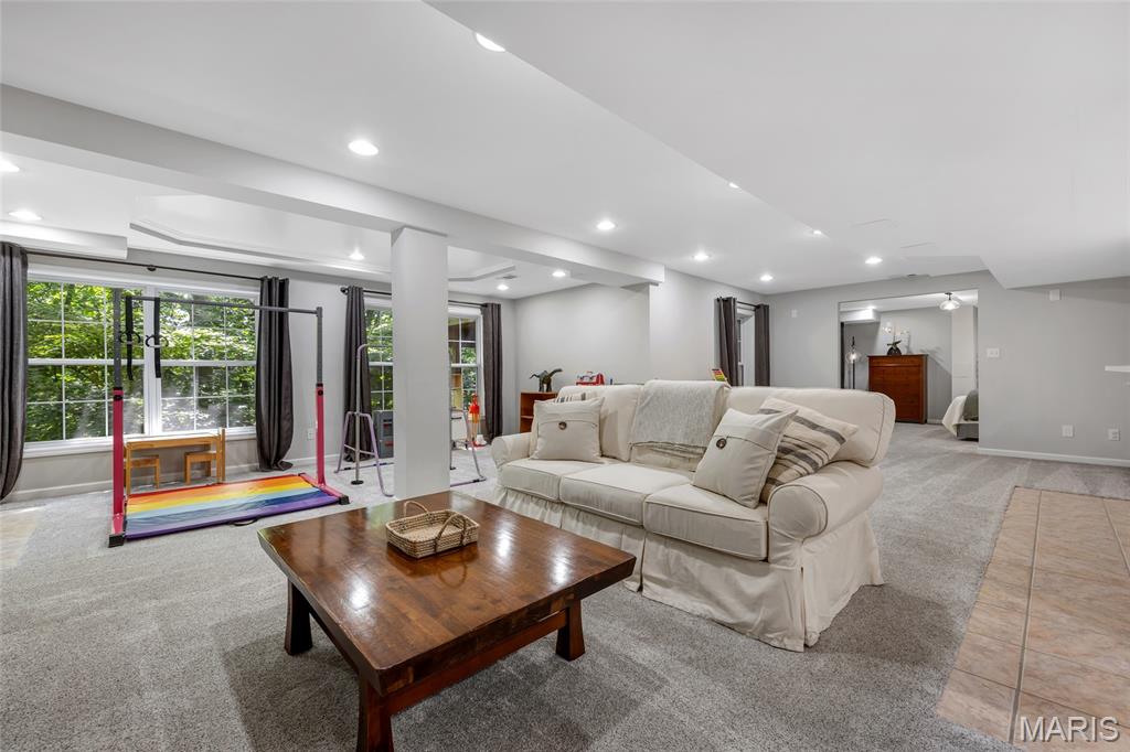 724 Oaksdale Summit Court