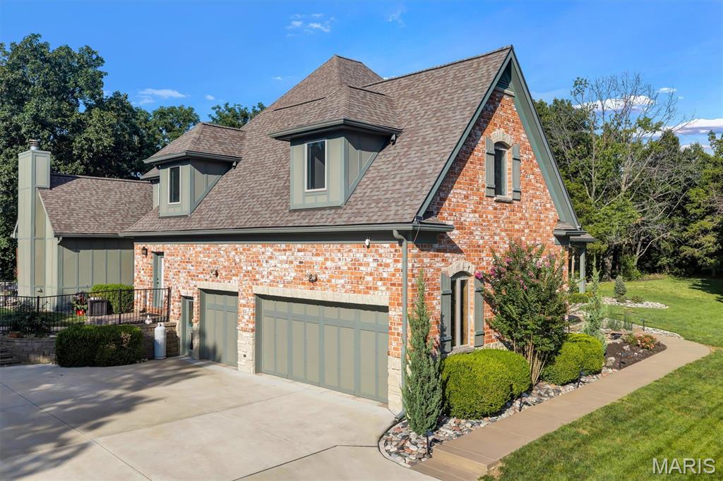 3760 Bear Tooth Lane