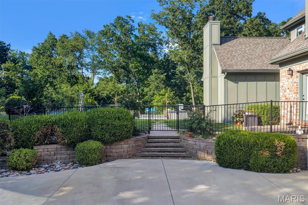 3760 Bear Tooth Lane