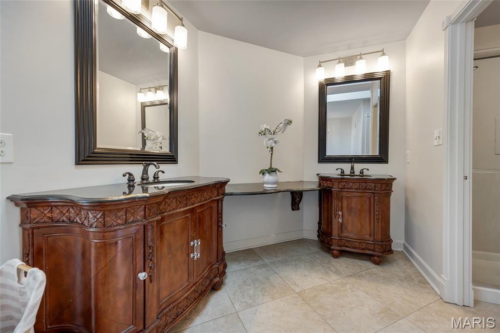 15525 Windsor Ridge Court
