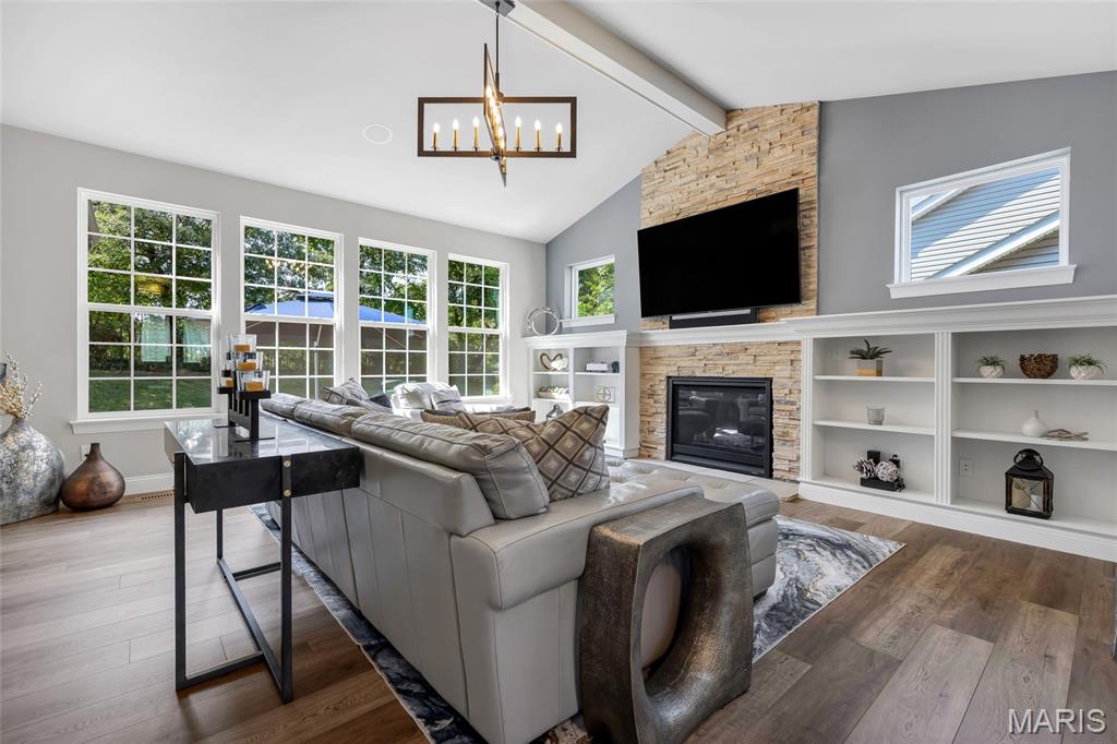 961 Chapelwood Court