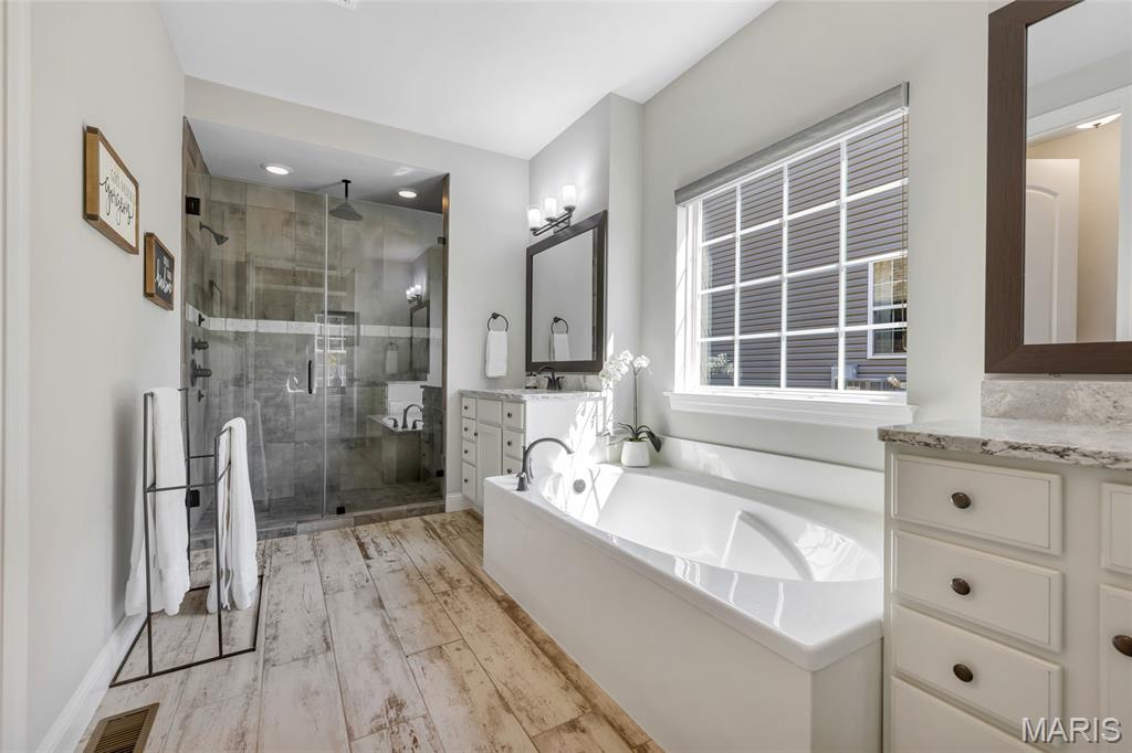961 Chapelwood Court