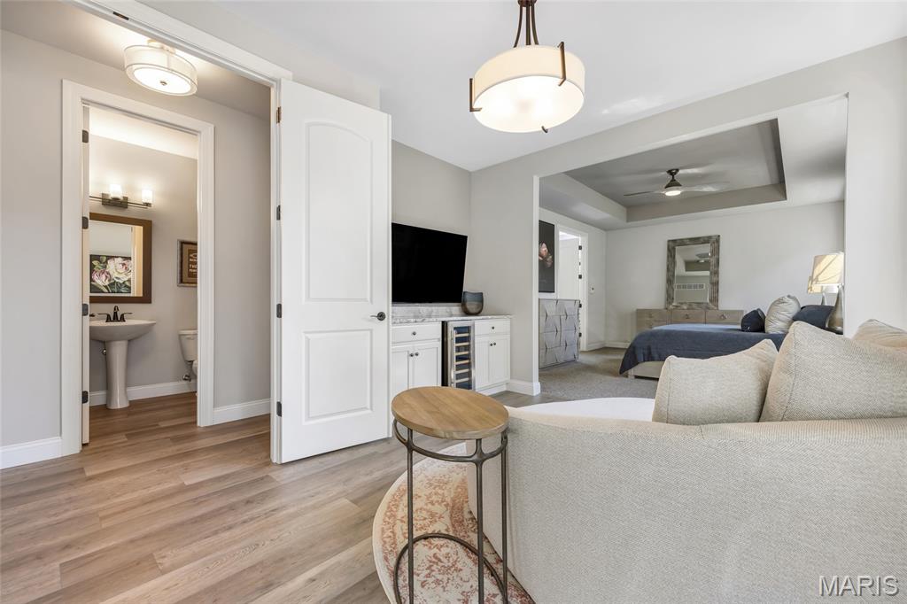 961 Chapelwood Court