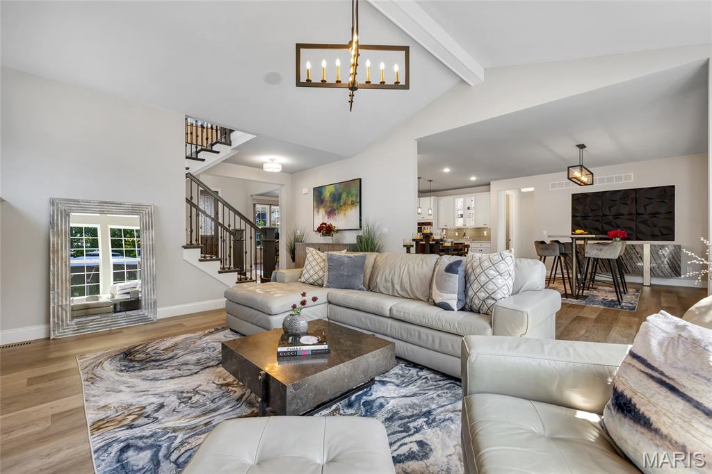 961 Chapelwood Court