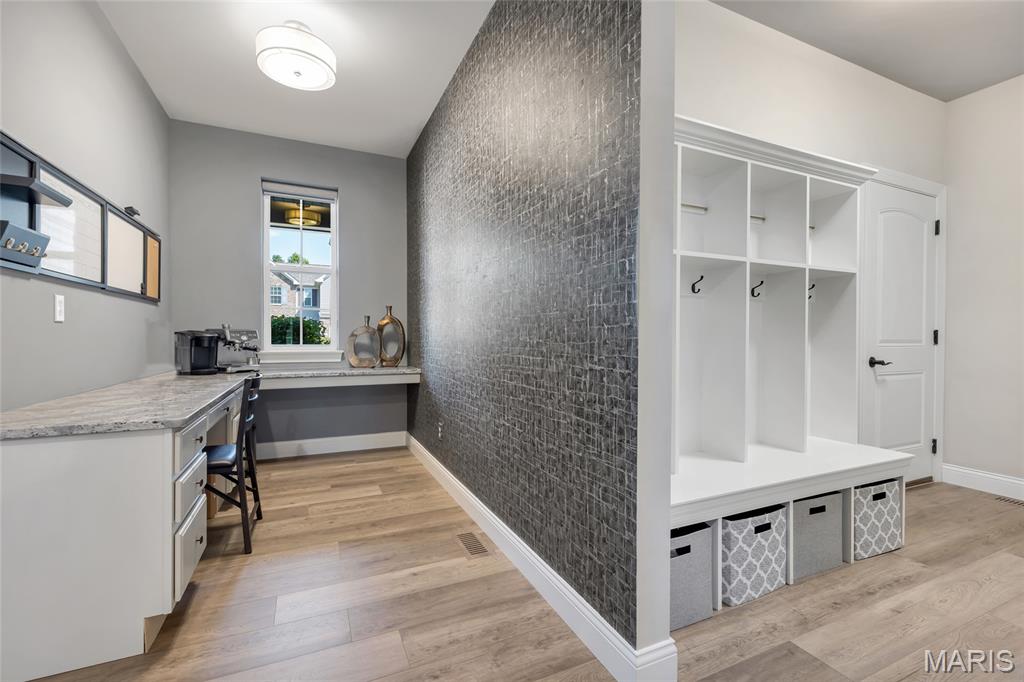 961 Chapelwood Court