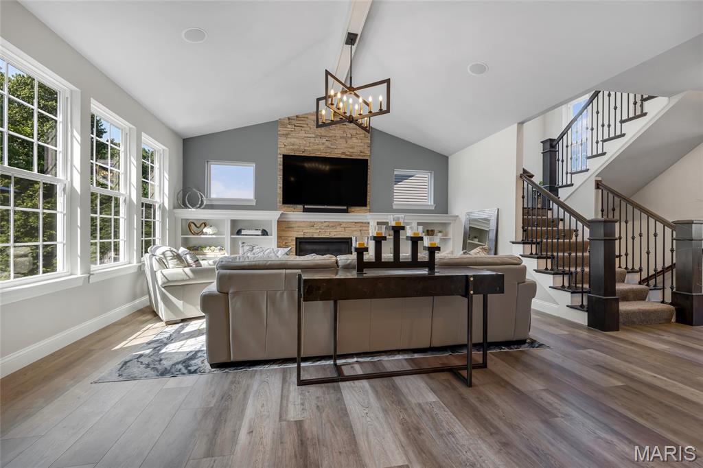 961 Chapelwood Court